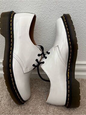 Doc Martens 26754 White Leather Shoes Women Size 9 - Men Size 8